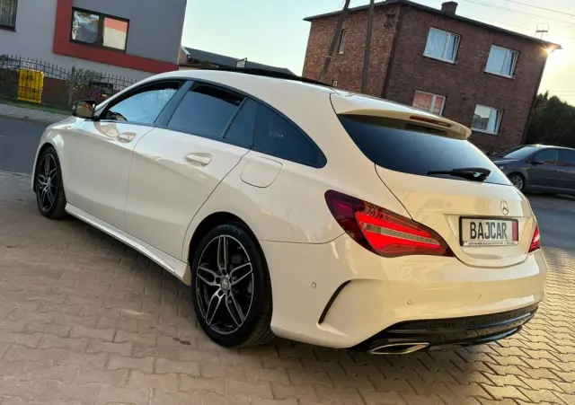 MERCEDES-BENZ CLA 200 7G-DCT AMG Line