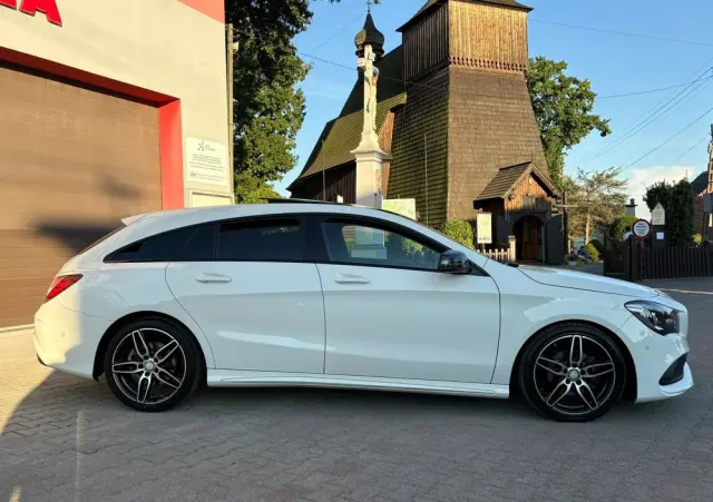 MERCEDES-BENZ CLA 200 7G-DCT AMG Line