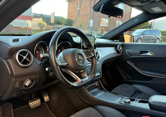 MERCEDES-BENZ CLA 200 7G-DCT AMG Line