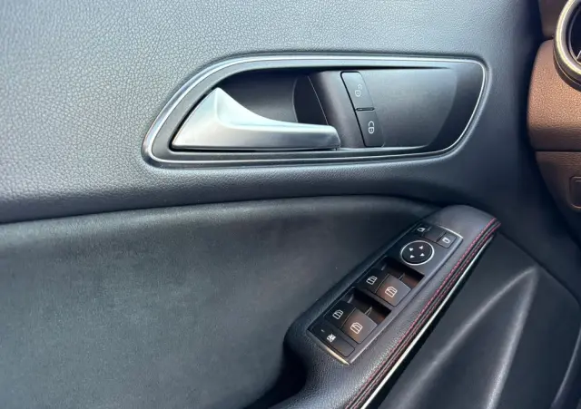 MERCEDES-BENZ CLA 200 7G-DCT AMG Line