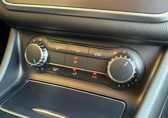 MERCEDES-BENZ CLA 200 7G-DCT AMG Line