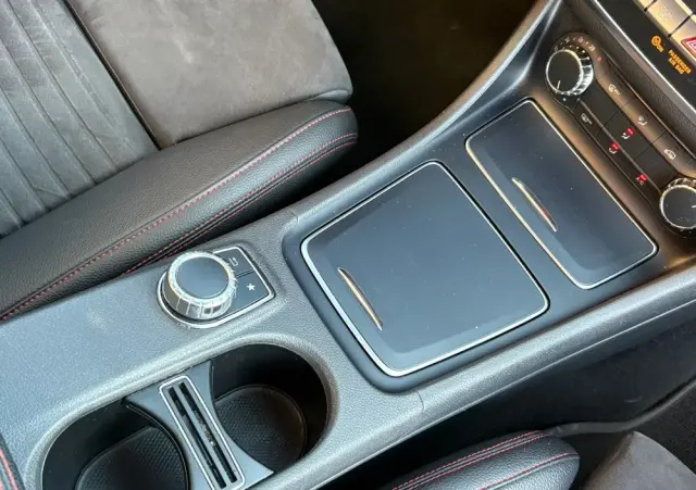 MERCEDES-BENZ CLA 200 7G-DCT AMG Line