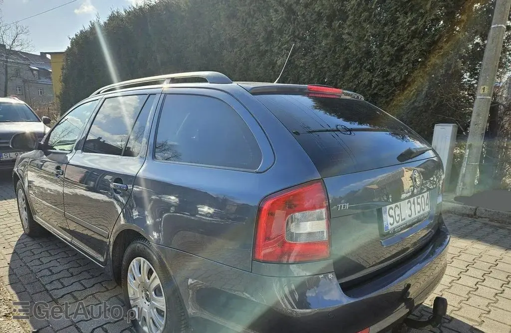 SKODA Octavia 