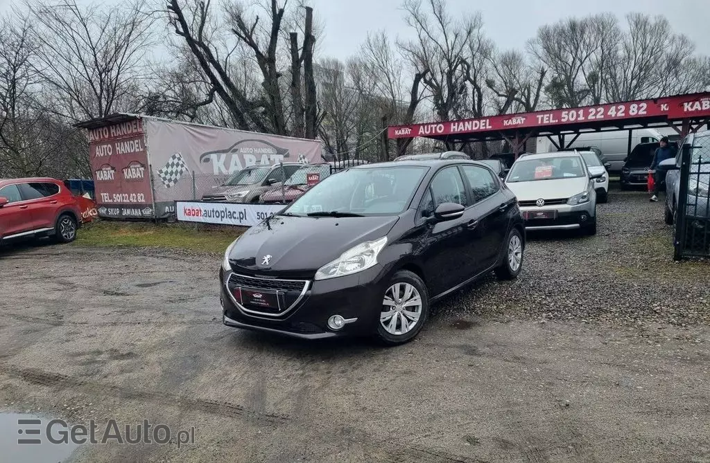 PEUGEOT 208 