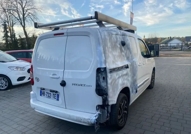 TOYOTA PROACE 
