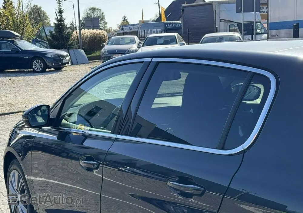 PEUGEOT 308 1.2 PureTech Business Line S&S