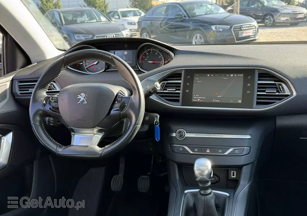 PEUGEOT 308 1.2 PureTech Business Line S&S