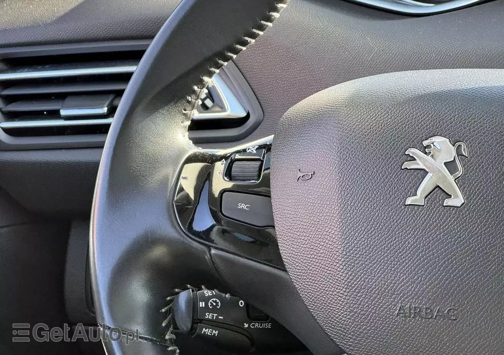 PEUGEOT 308 1.2 PureTech Business Line S&S