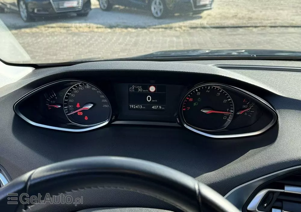 PEUGEOT 308 1.2 PureTech Business Line S&S