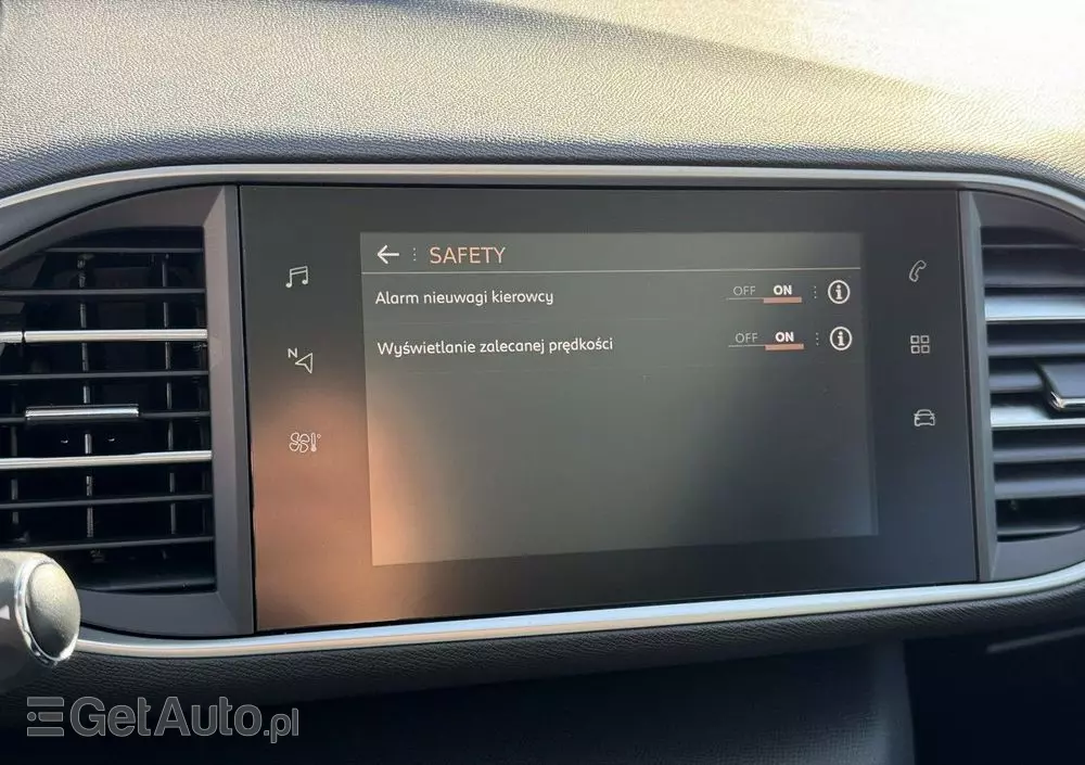 PEUGEOT 308 1.2 PureTech Business Line S&S