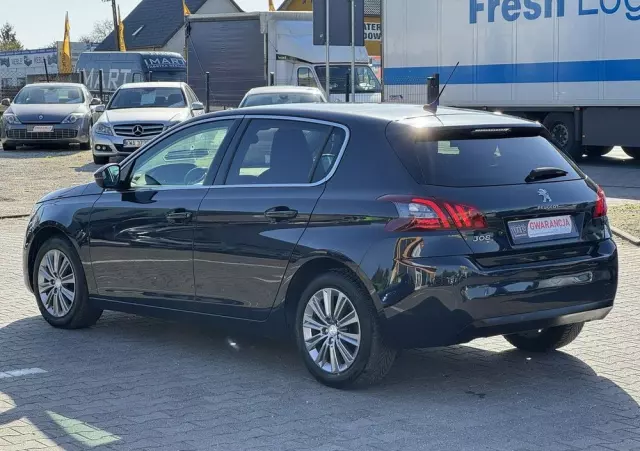 PEUGEOT 308 1.2 PureTech Business Line S&S