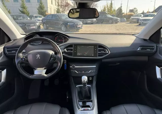 PEUGEOT 308 1.2 PureTech Business Line S&S