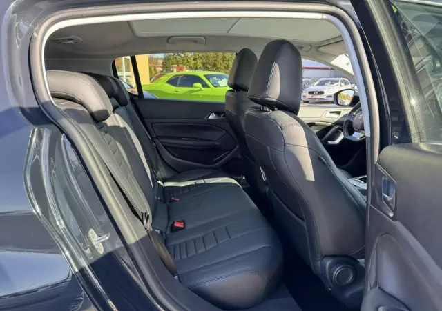 PEUGEOT 308 1.2 PureTech Business Line S&S