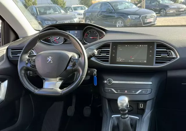 PEUGEOT 308 1.2 PureTech Business Line S&S