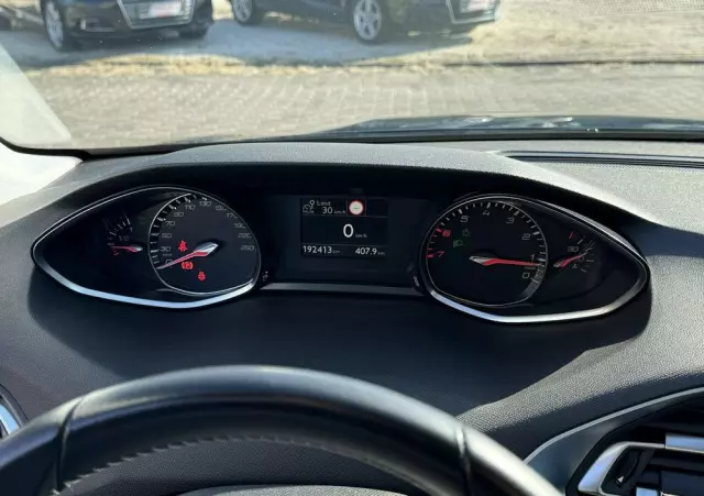 PEUGEOT 308 1.2 PureTech Business Line S&S