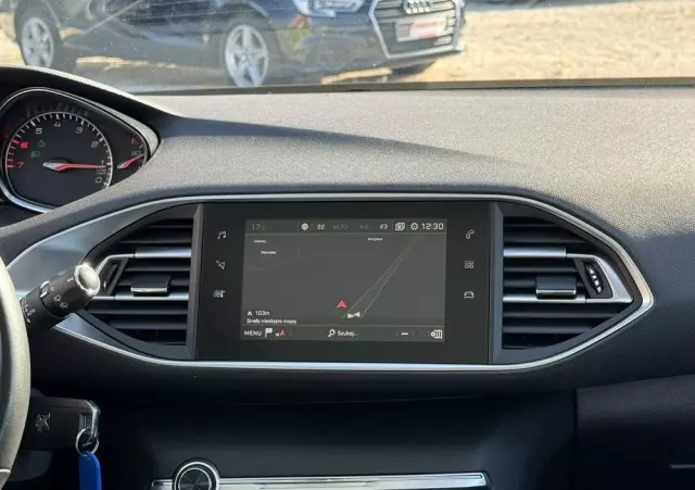 PEUGEOT 308 1.2 PureTech Business Line S&S