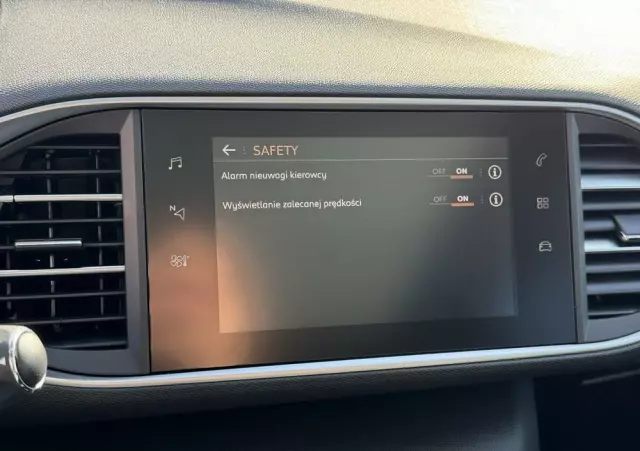 PEUGEOT 308 1.2 PureTech Business Line S&S