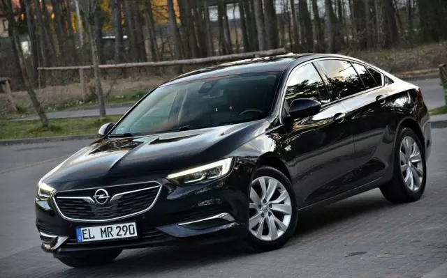 OPEL Insignia 