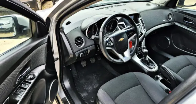 CHEVROLET Cruze 1.6