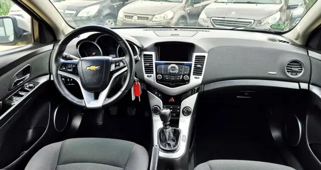 CHEVROLET Cruze 1.6