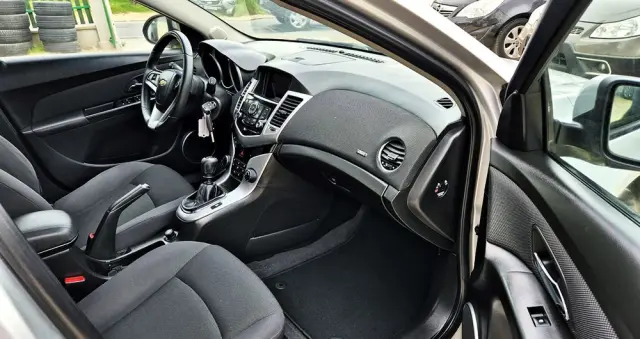 CHEVROLET Cruze 1.6