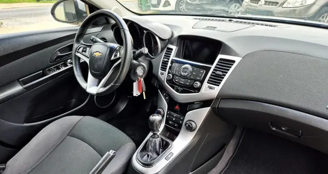 CHEVROLET Cruze 1.6