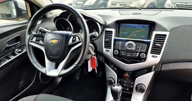 CHEVROLET Cruze 1.6