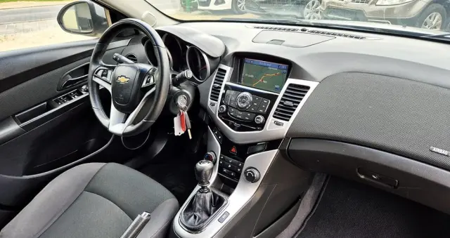 CHEVROLET Cruze 1.6
