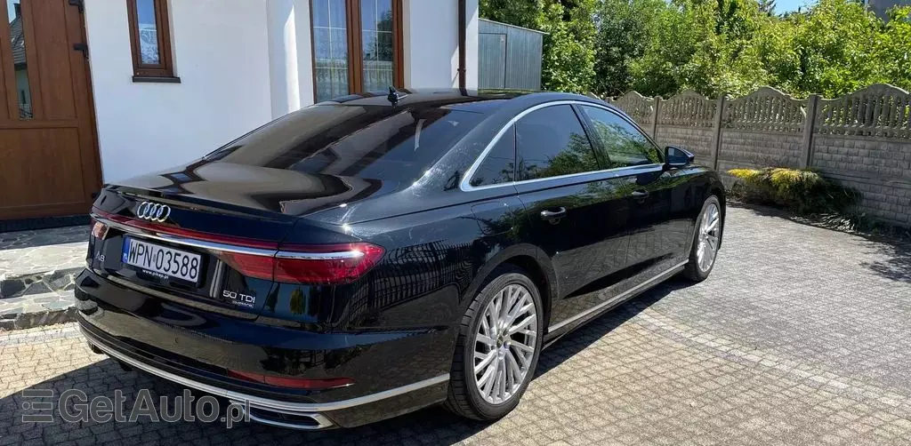 AUDI A8 