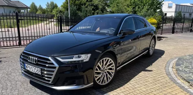 AUDI A8 