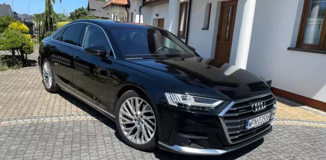 AUDI A8 