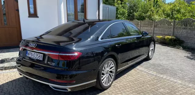 AUDI A8 