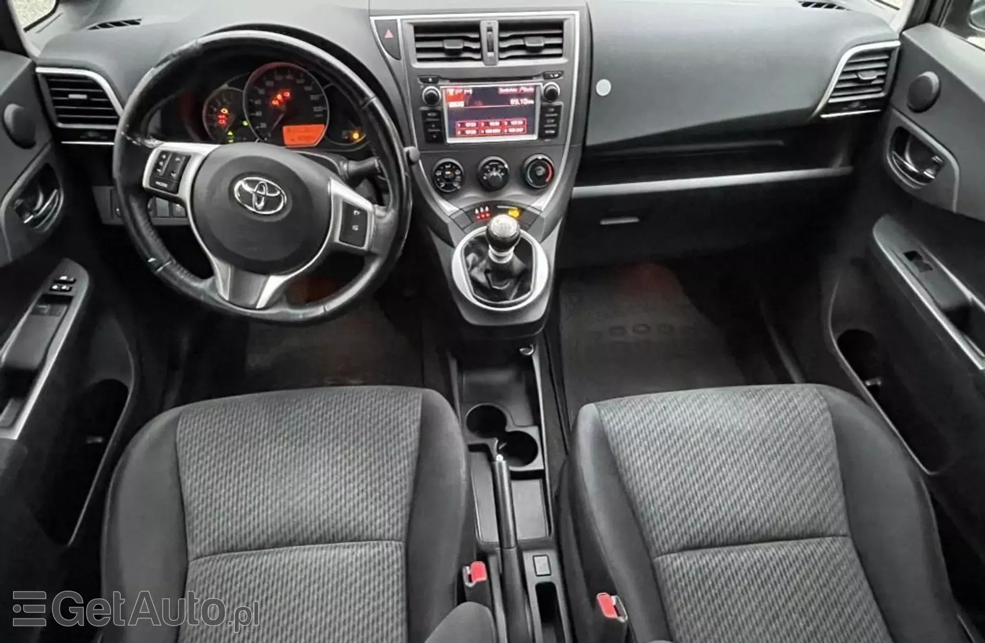 TOYOTA Verso-S 1.33 Dual VVT-i (98 KM)