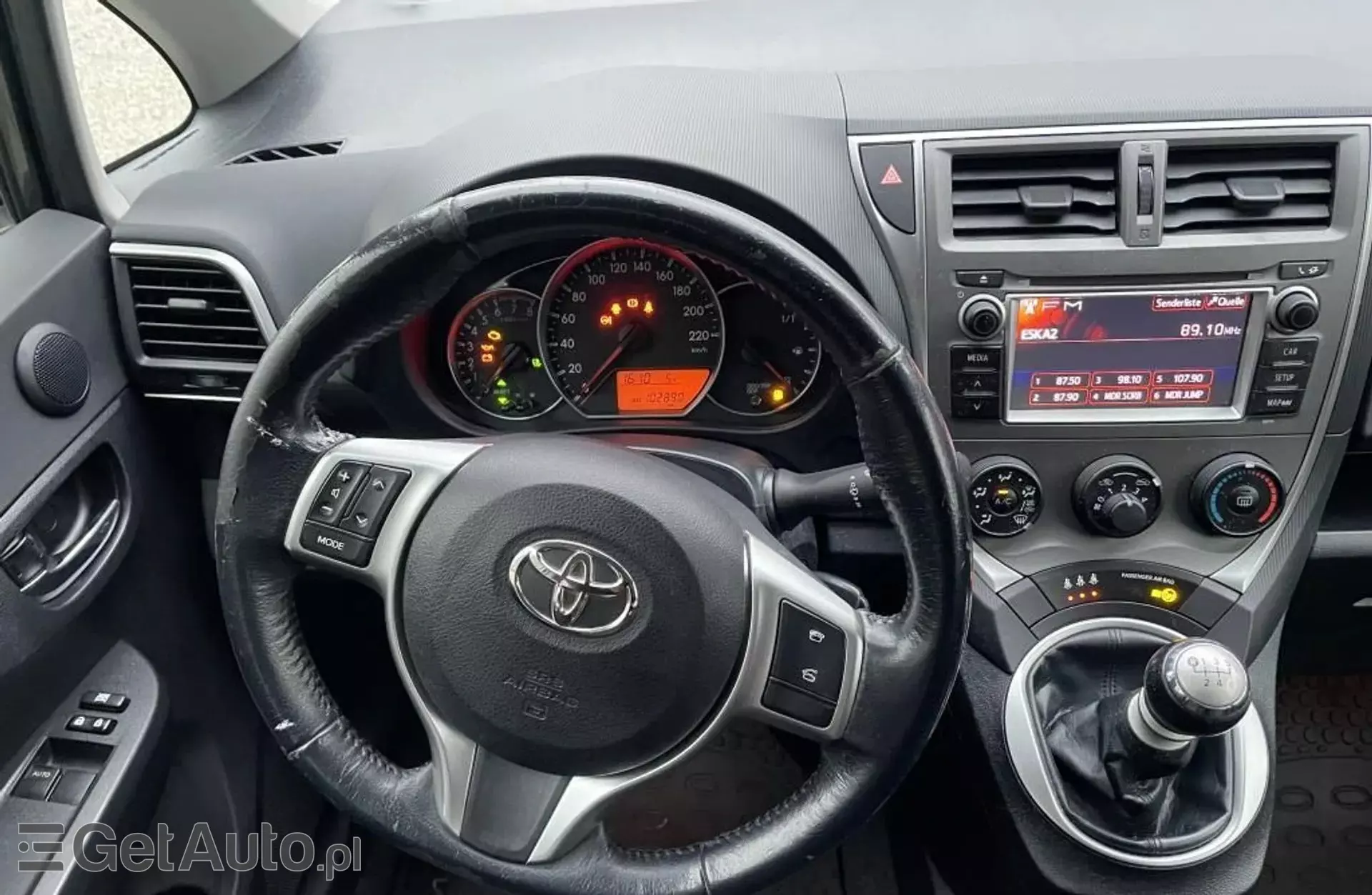 TOYOTA Verso-S 1.33 Dual VVT-i (98 KM)