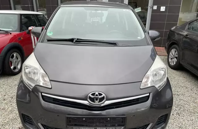 TOYOTA Verso-S 1.33 Dual VVT-i (98 KM)