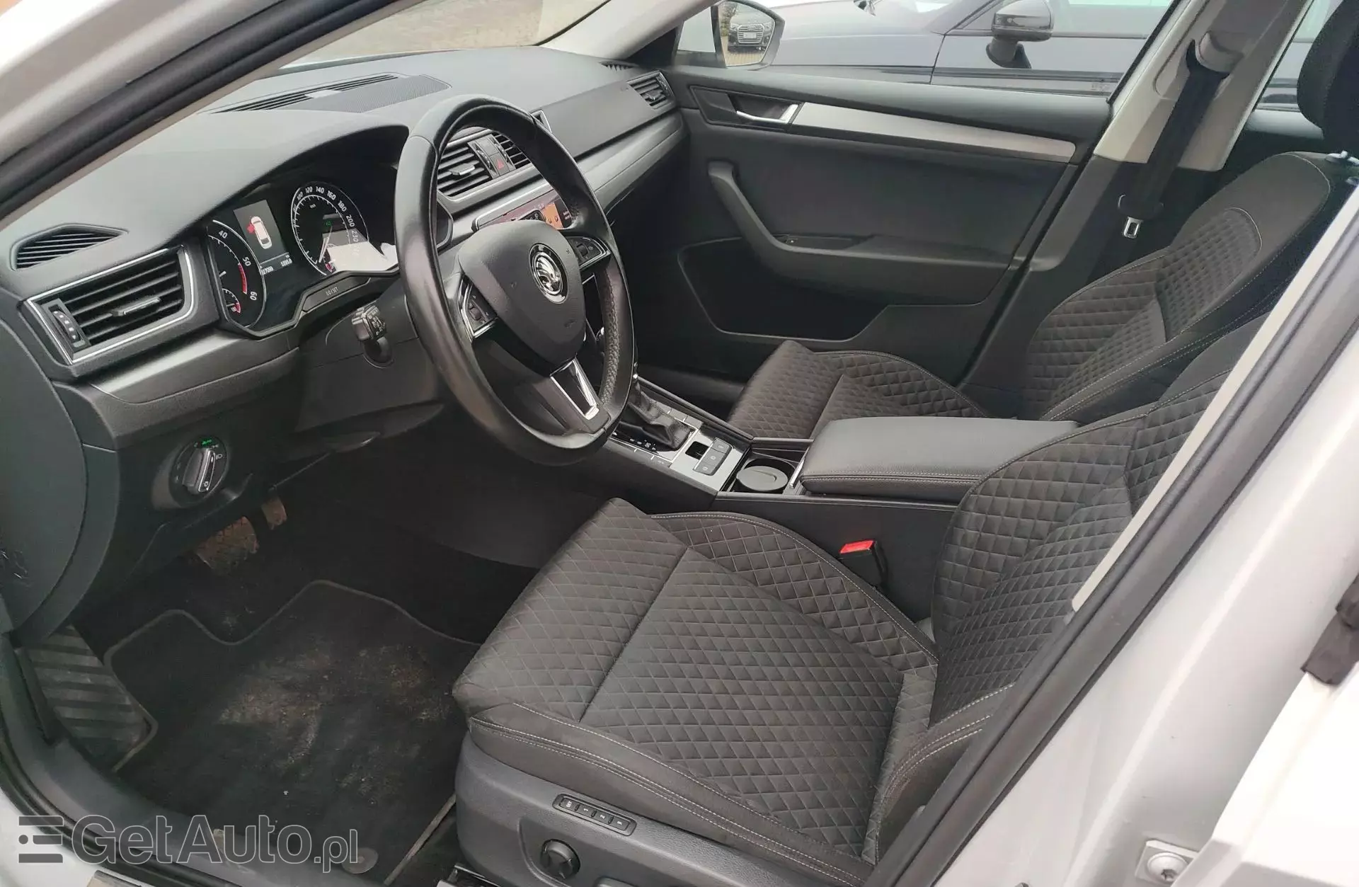 SKODA Superb 1.6 TDI (120 KM) DSG