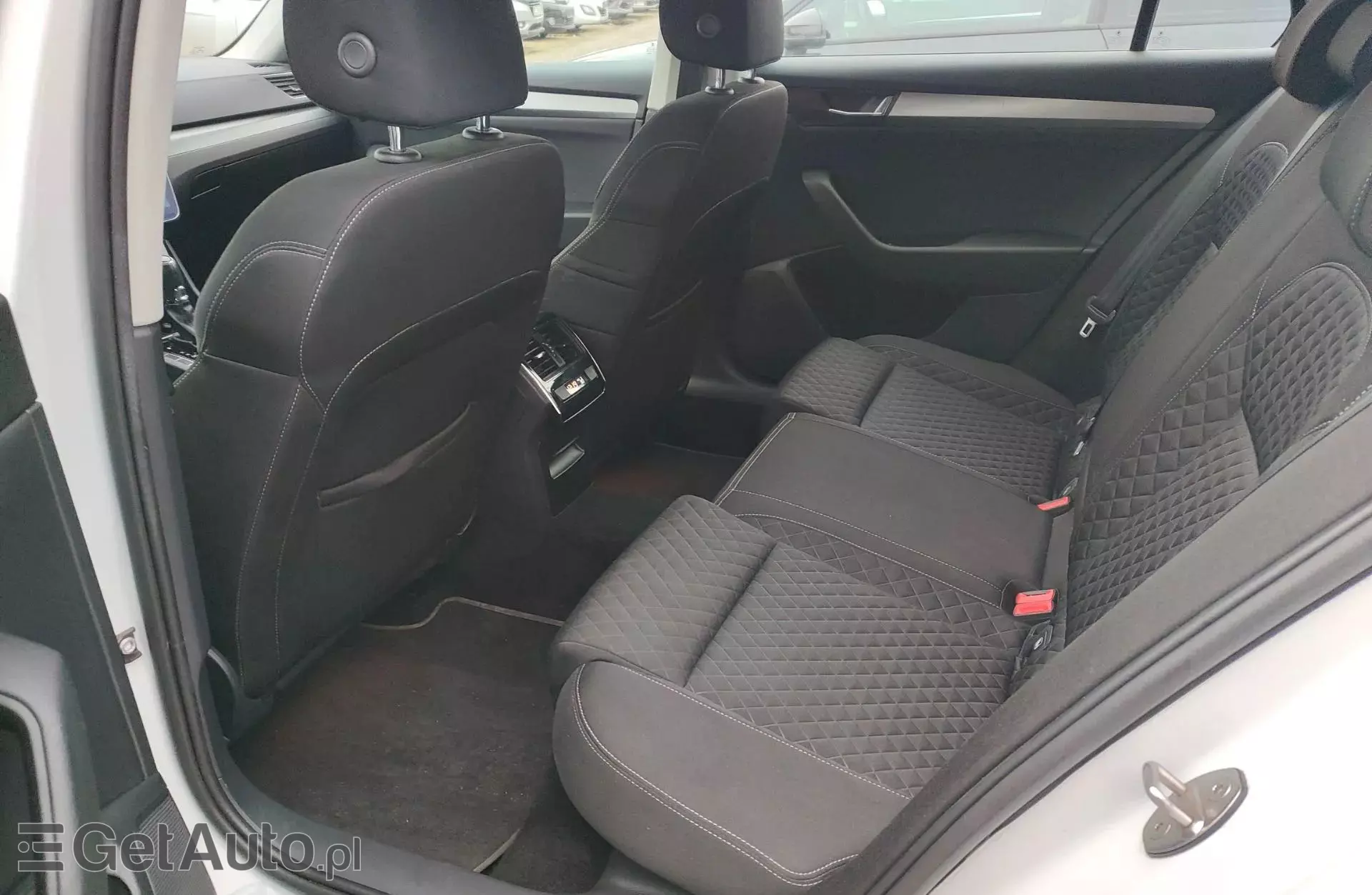 SKODA Superb 1.6 TDI (120 KM) DSG