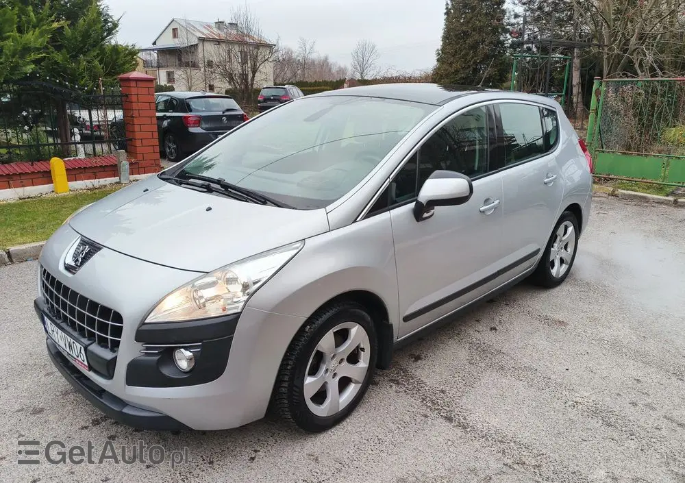 PEUGEOT 3008 1.6 Premium+