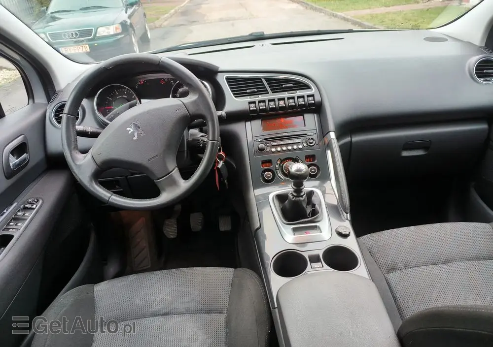 PEUGEOT 3008 1.6 Premium+