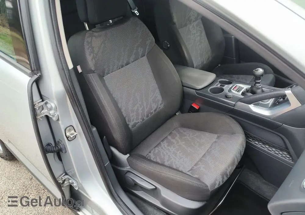 PEUGEOT 3008 1.6 Premium+