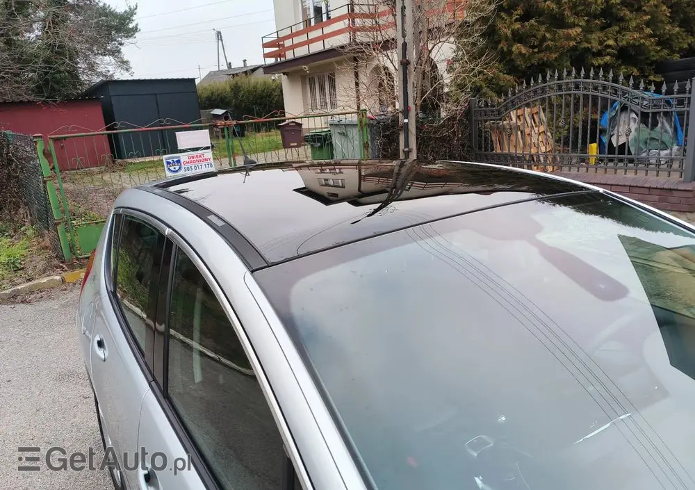 PEUGEOT 3008 1.6 Premium+