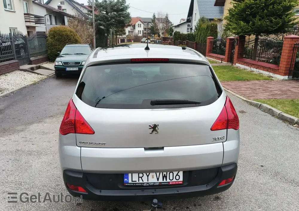 PEUGEOT 3008 1.6 Premium+
