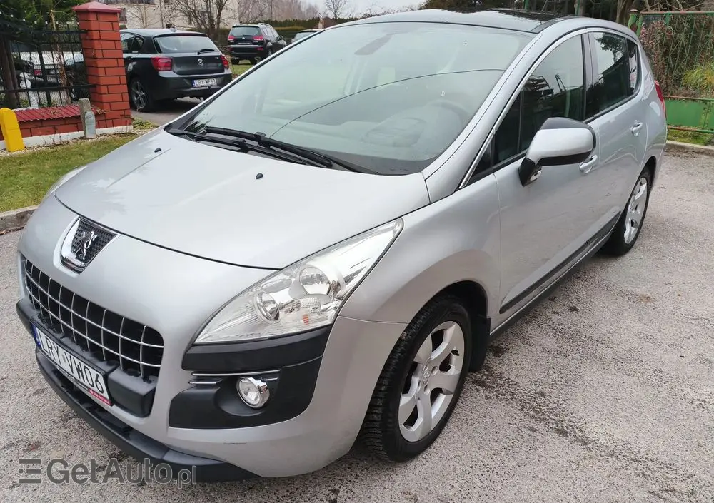 PEUGEOT 3008 1.6 Premium+