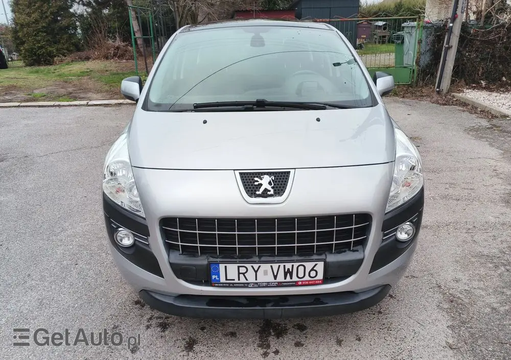 PEUGEOT 3008 1.6 Premium+