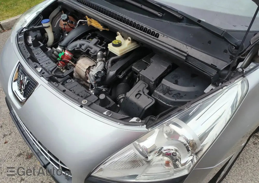 PEUGEOT 3008 1.6 Premium+