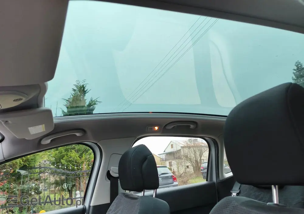 PEUGEOT 3008 1.6 Premium+