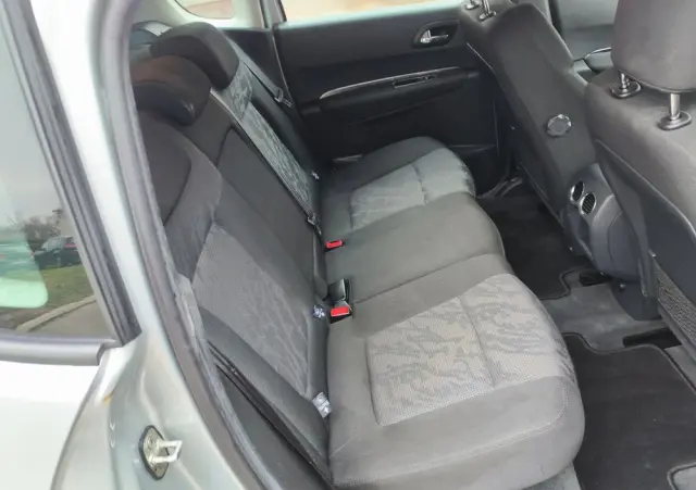 PEUGEOT 3008 1.6 Premium+