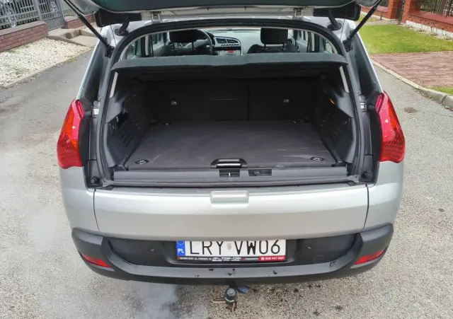 PEUGEOT 3008 1.6 Premium+