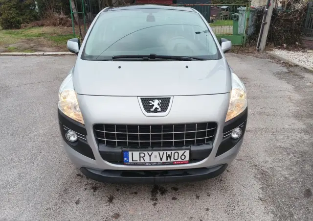 PEUGEOT 3008 1.6 Premium+