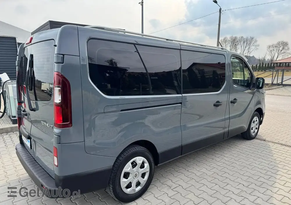 RENAULT Trafic 